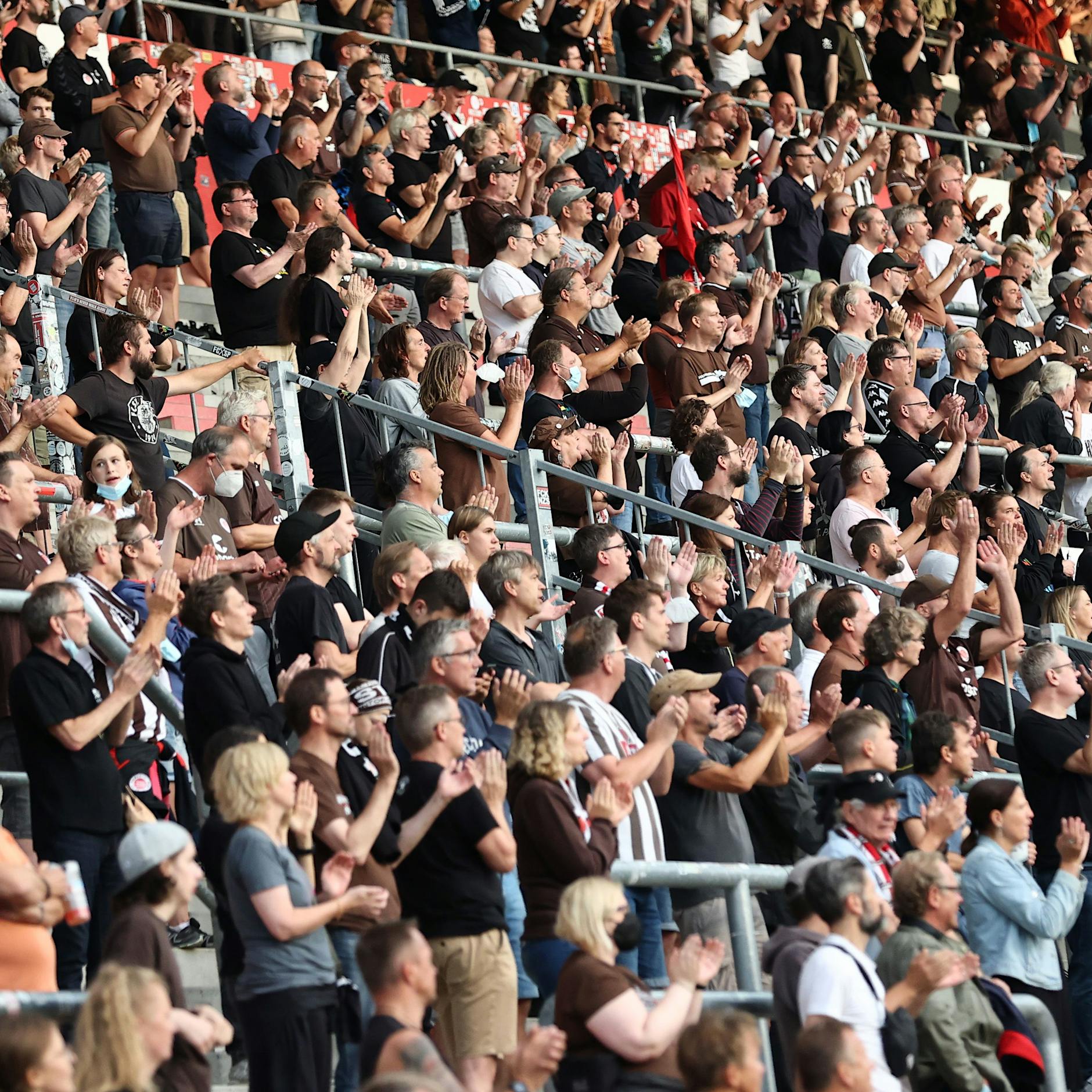 „2G“-Hammer! DIESES Bundesland sperrt jetzt Corona-Ungeimpfte von Veranstaltungen, Restaurants und Clubs aus – und erlaubt mehr Besucher ohne Abstand