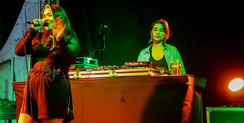 Die&nbsp;R&B-Sängerin Veenus ist beim Festival Pop-Kultur aufgetreten.