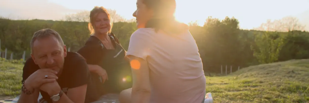 Bei „Bauer sucht Frau International“ kommen sich Ivica und Nevenka näher, Isolde ist ganz offensichtlich das fünfte Rad am Wagen.