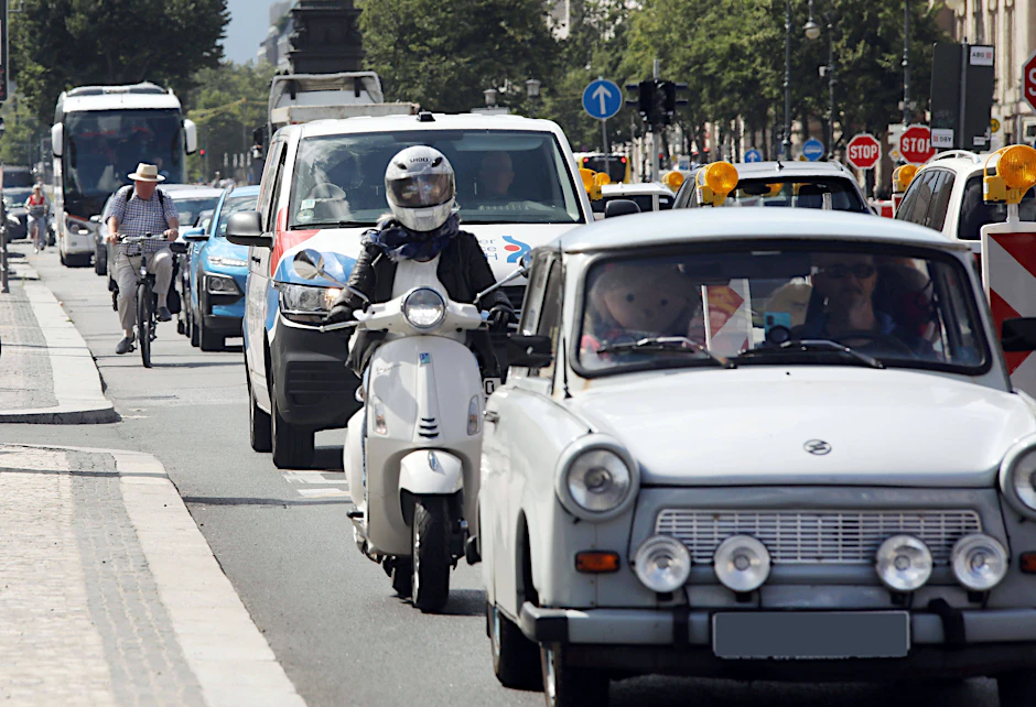 Mal wieder ganz schön viel los auf den Berliner Straßen! Stau Unter den Linden.&nbsp;