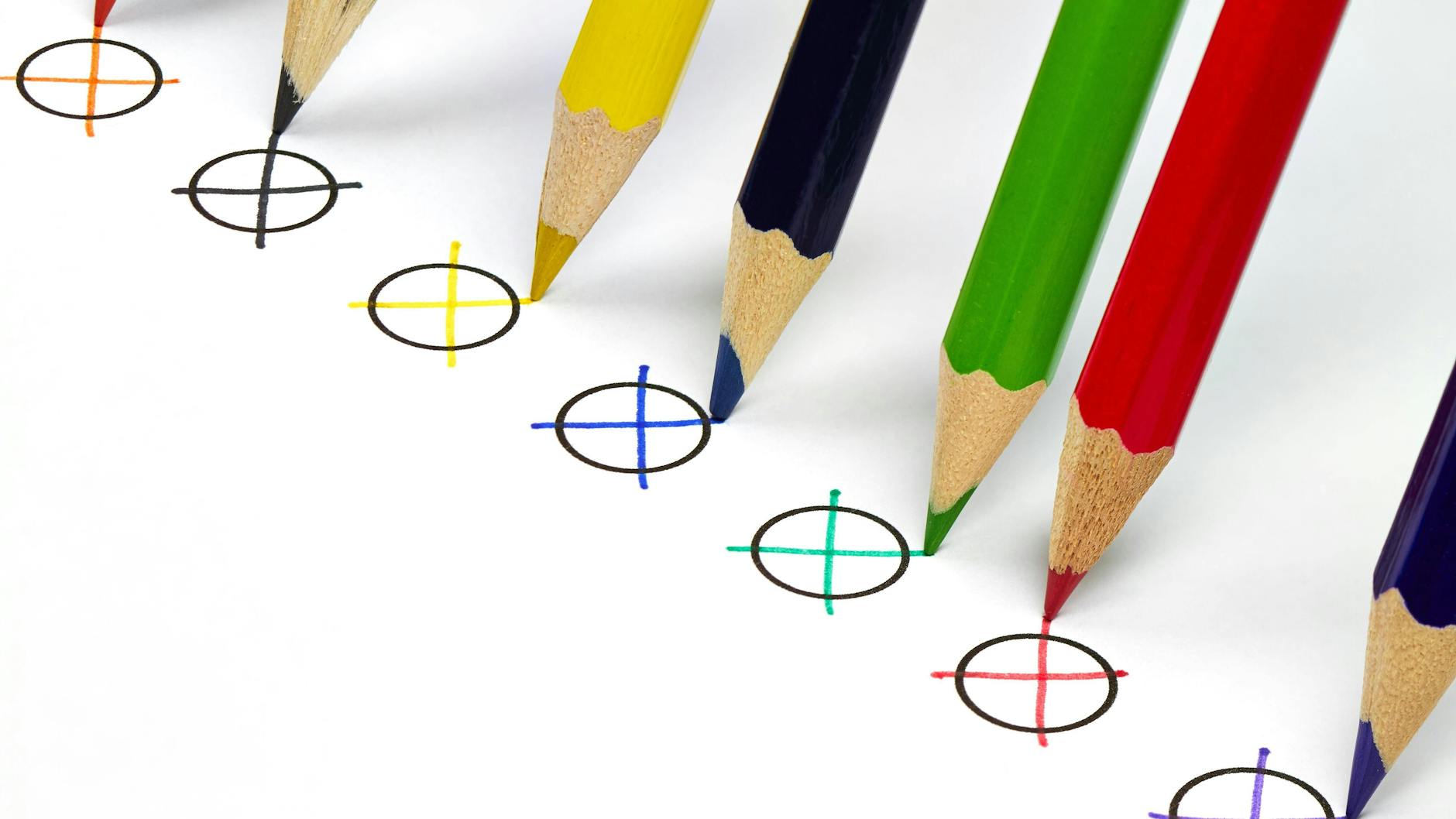 Mit Buntstiften frisch ans Werk! 