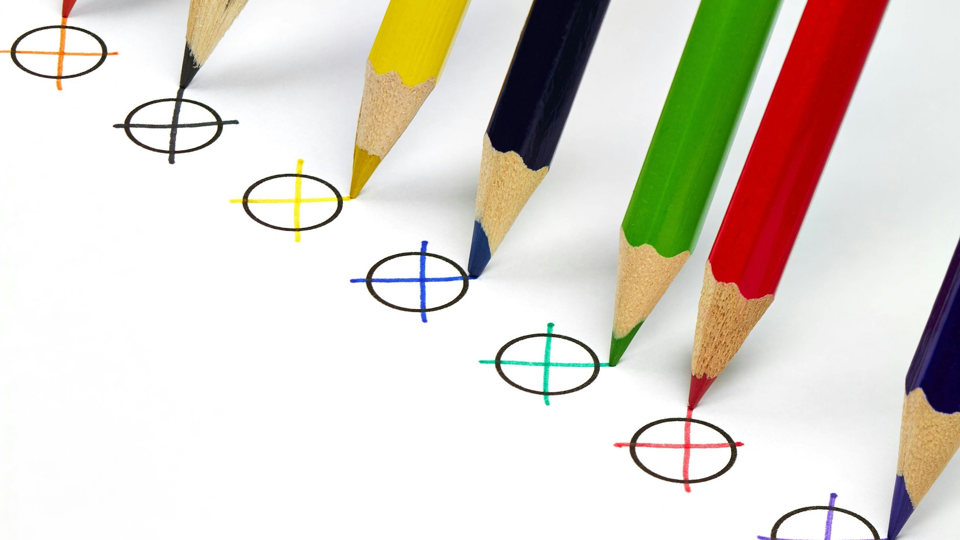 Mit Buntstiften frisch ans Werk!&nbsp;