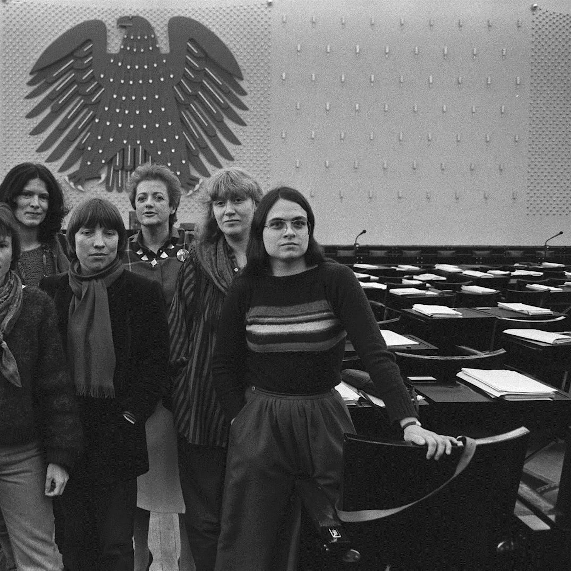 Trägt sie einen BH? – Sittenbild der Bonner Politik in „Die Unbeugsamen“