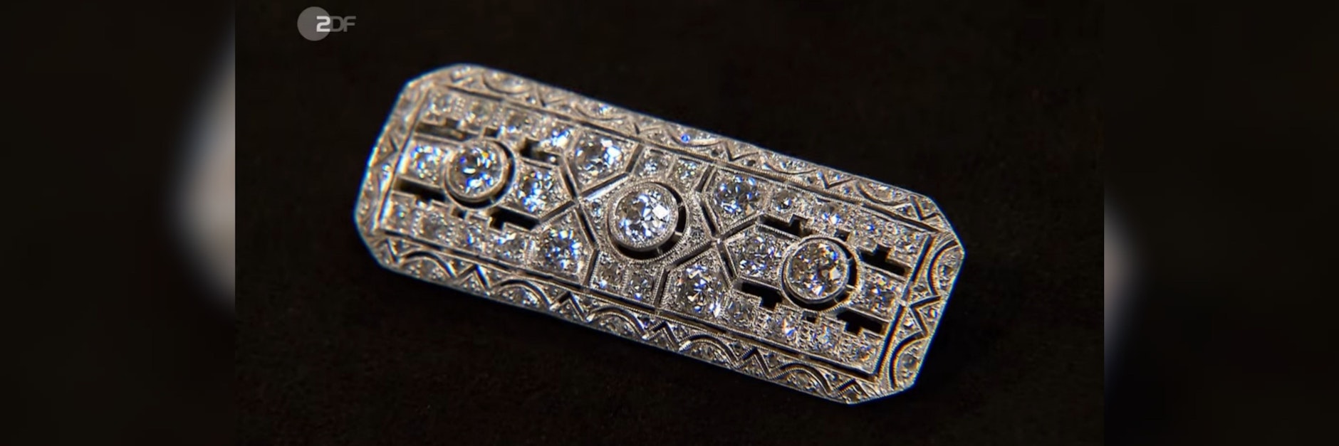 Diese funkelnde 3-Karat-Brosche soll bei&nbsp;„Bares für Rares“ einen Traum erfüllen.