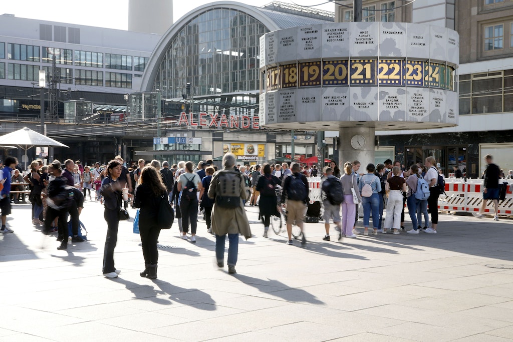 Corona in Berlin Inzidenz steigt wieder auf 72