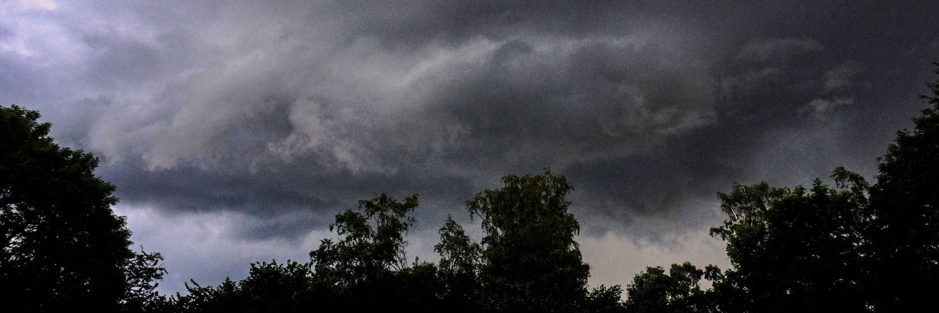 Sonnenanbeter müssen sich gedulden: Der Spätsommer lässt auf sich warten.