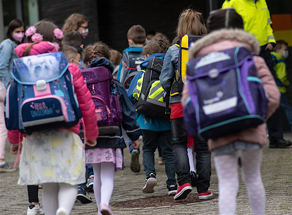 Schon nach den ersten Corona-Maßnahmen im Jahr 2020 ist der Anteil der dicken Grundschulkinder einer aktuellen Studie zufolge um rund 20 Prozent gestiegen.