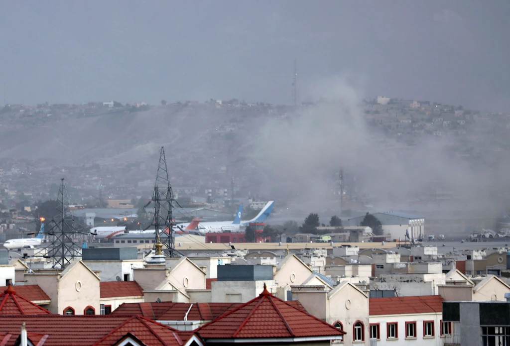 Explosionen am Flughafen Kabul: 85 Todesopfer nach Anschlägen des IS