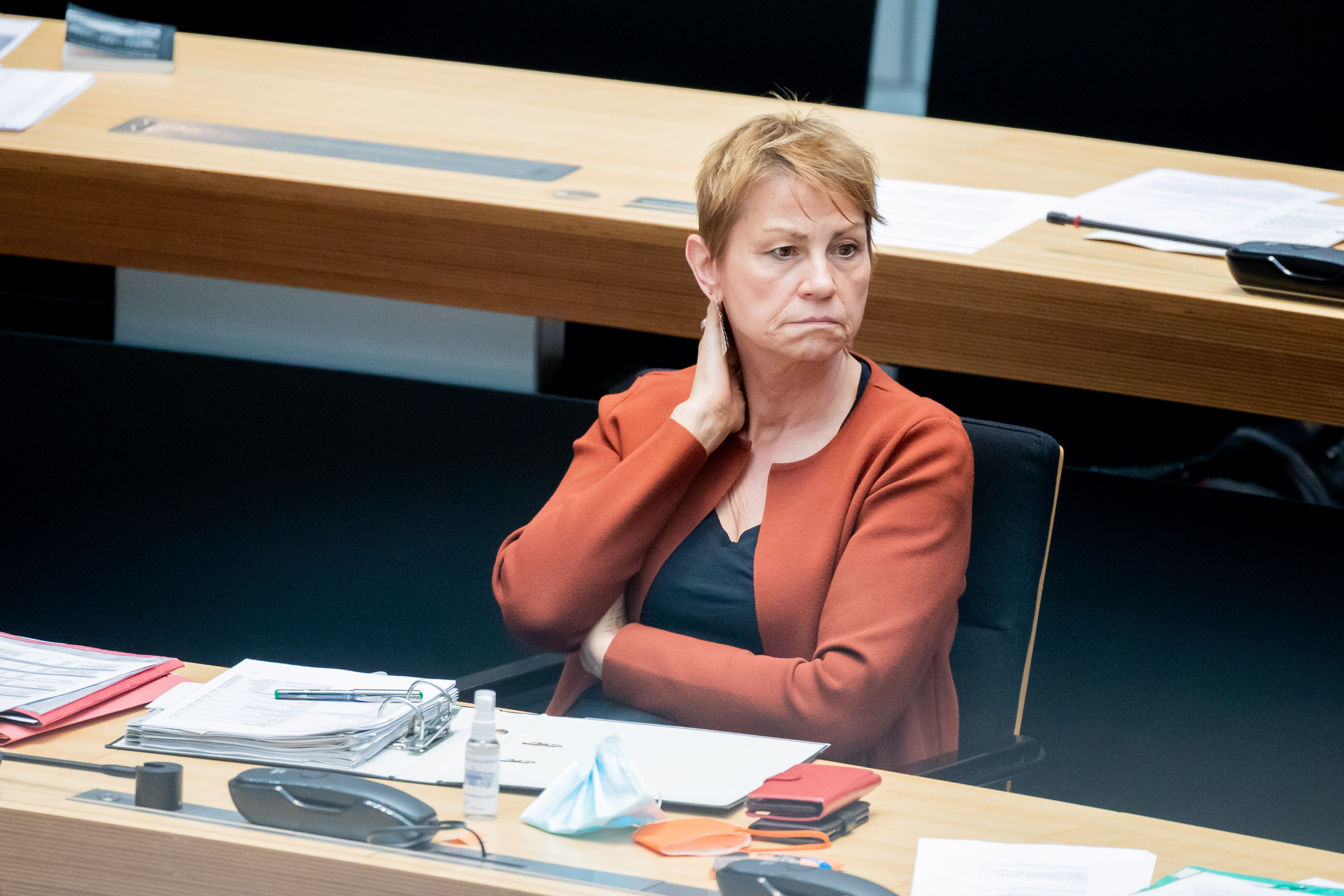 Vorwürfe gegen Sozialsenatorin Breitenbach: Staatsanwaltschaft durchsucht Räume