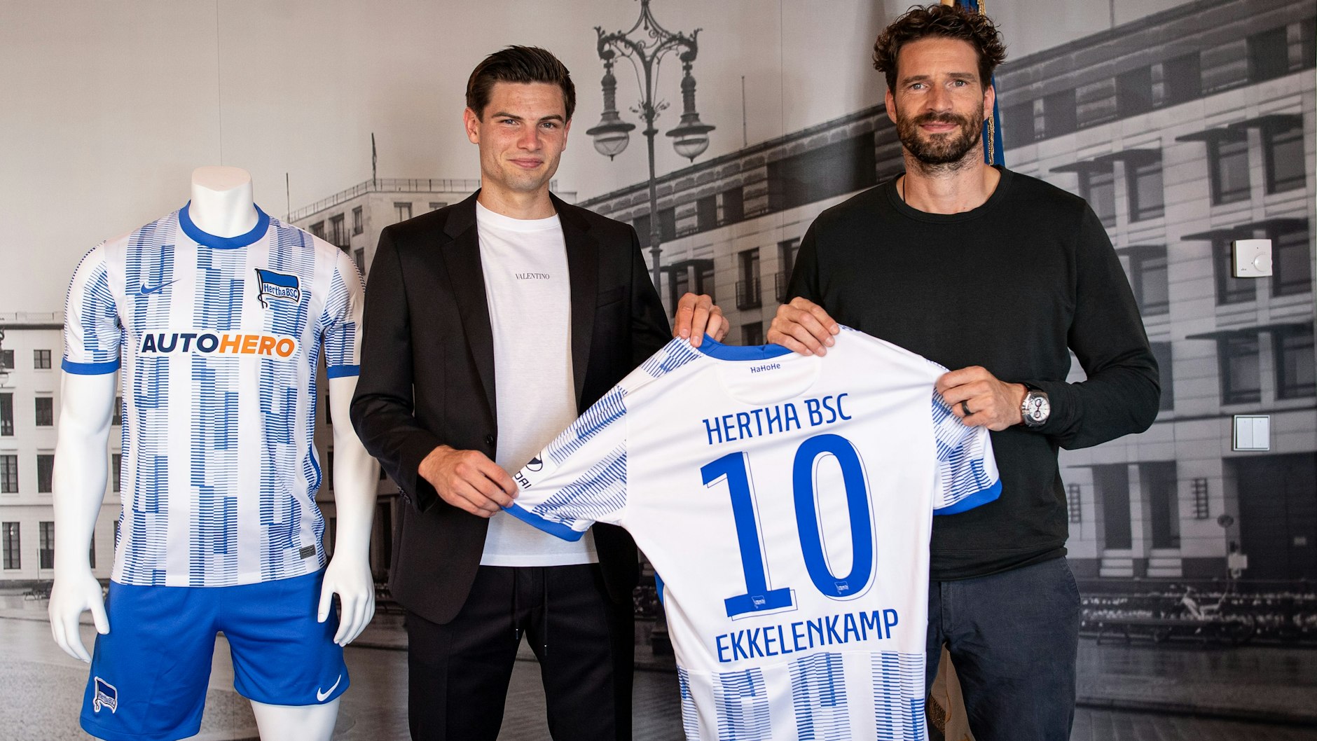 Jurgen Ekkelenkamp bekommt bei Hertha die Trikotnummer 10. Sportdirektor Arne Friedrich gefällt das. 