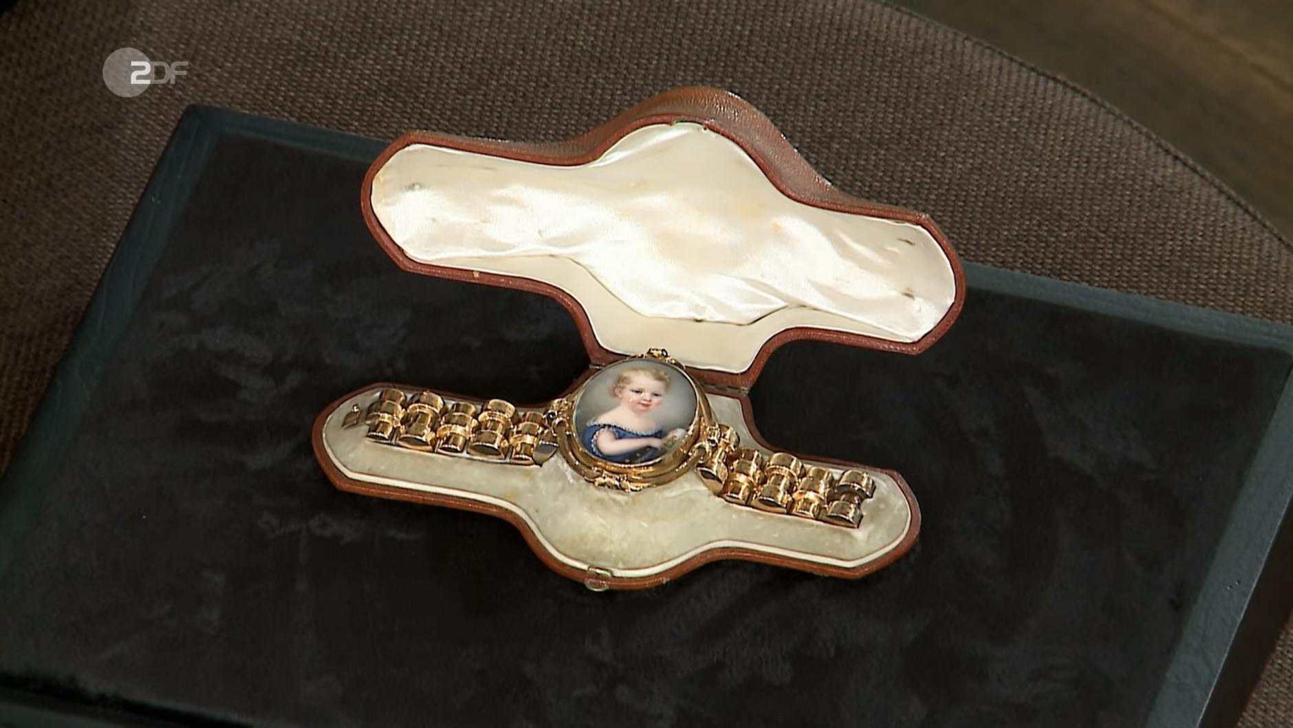 Das Armband ist ein ganz besonders Stück - das erkennen auch die „Bares für Rares“-Händler.