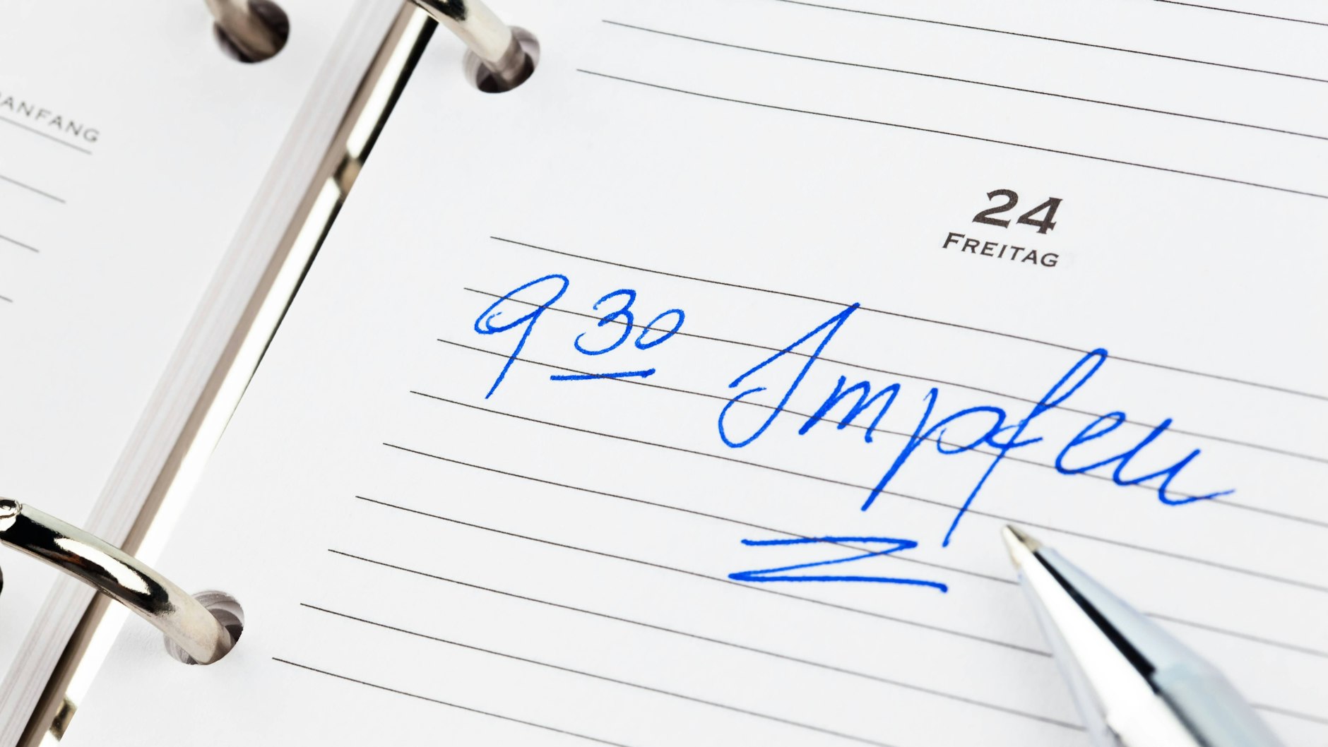 Ein Arzttermin ist in einem Kalender eingetragen.