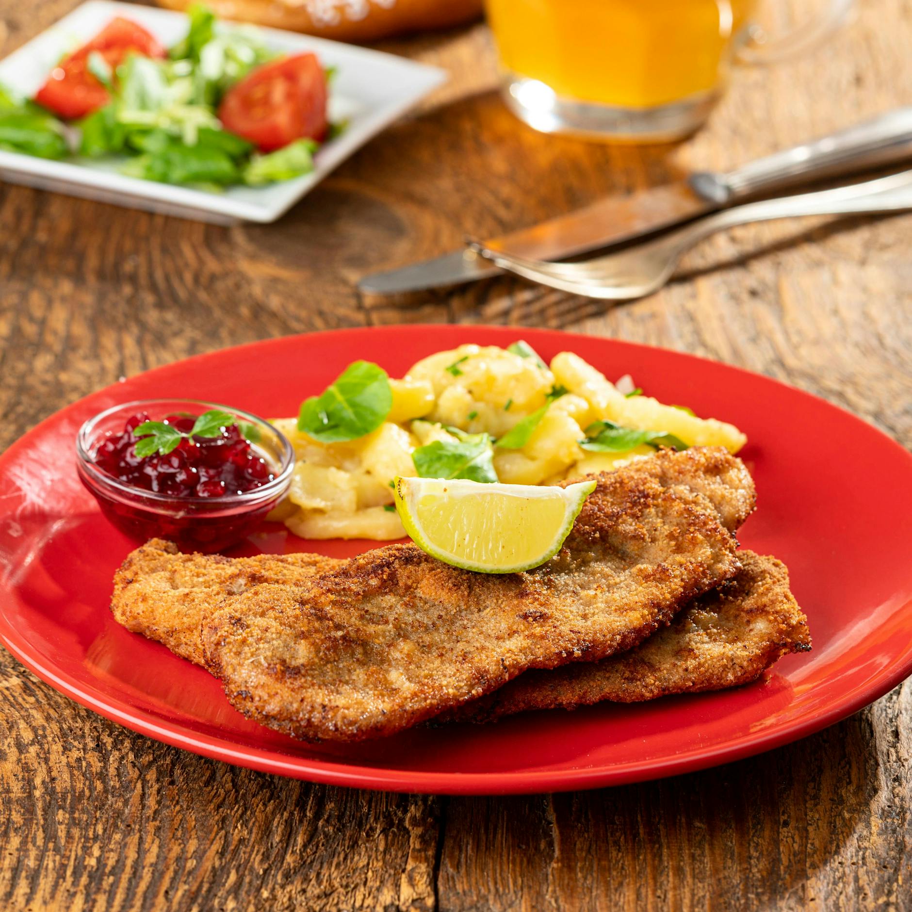 Mit Tricks der Profis: So gelingt Ihnen das perfekte Schnitzel am heimischen Herd