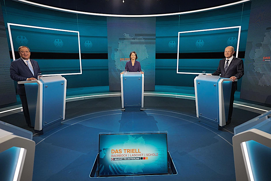 Die Kanzlerkandidaten Armin Laschet (l-r, CDU), Annalena Baerbock (Bündnis 90/Die Grünen) und Olaf Scholz (SPD) treffen in einer ersten TV-Diskussion bei RTL und ntv aufeinander.&nbsp;