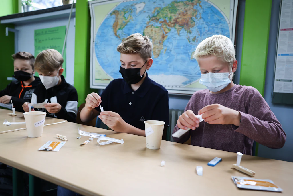 Corona in Schulen und Kitas: Gesundheitssenatorin und Amtsärzte streiten