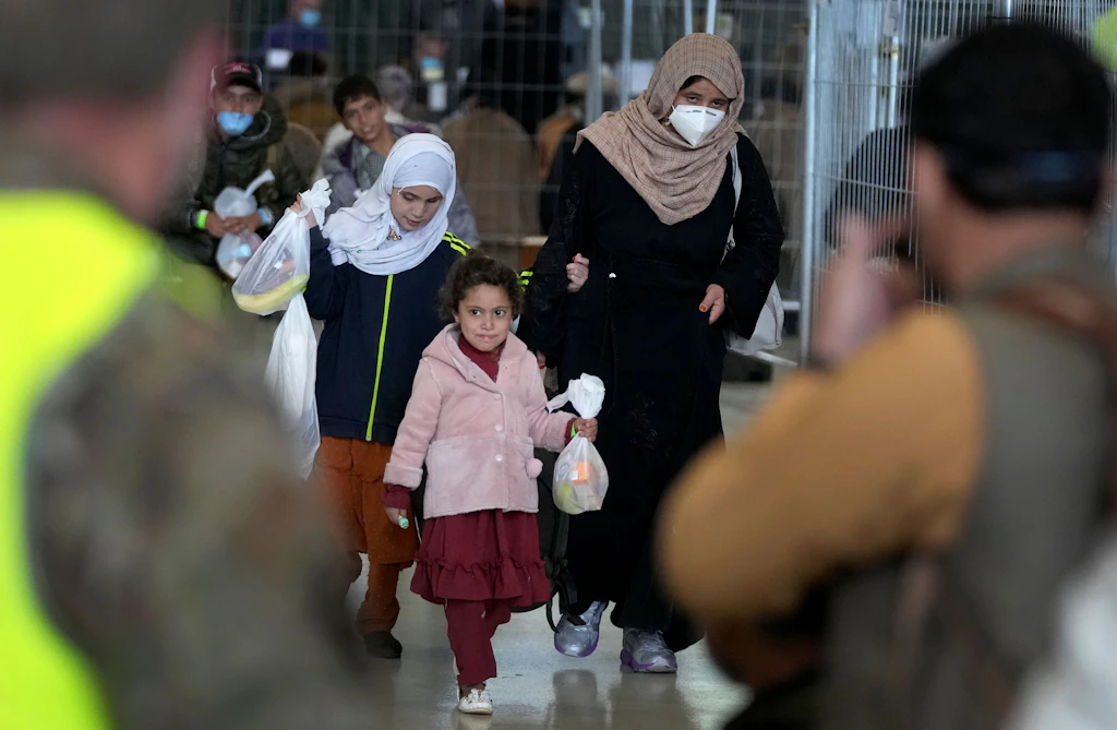 In Afghanistan warten noch 40.000 Menschen auf ihre Reise nach Deutschland