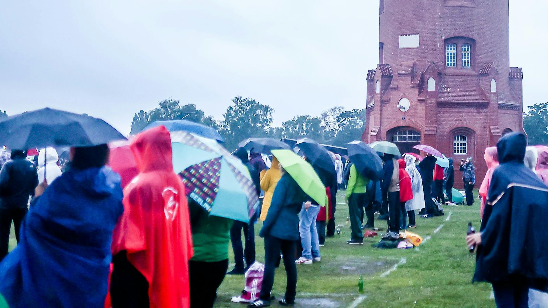 Vollendete Vereinsamung bei Regenwetter, und dann fällt auch noch das Konzert aus.
