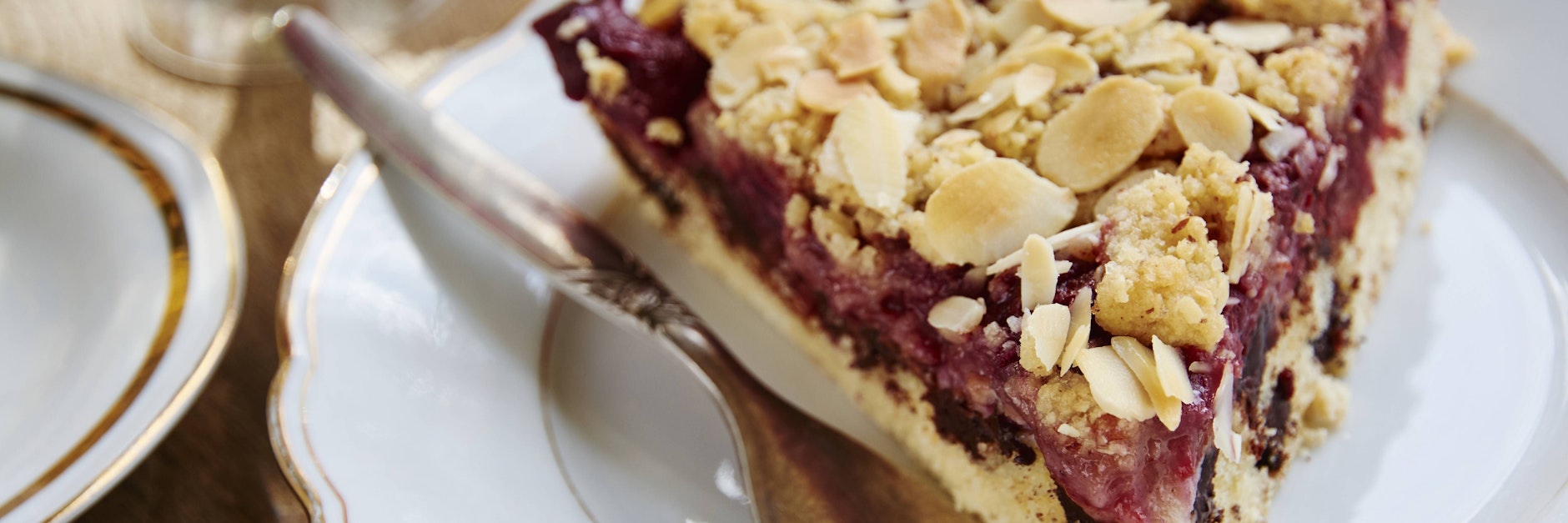 Kirschen und Mandeln harmonieren in ihren Aromen, eine perfekte Kombination also für Kuchen.