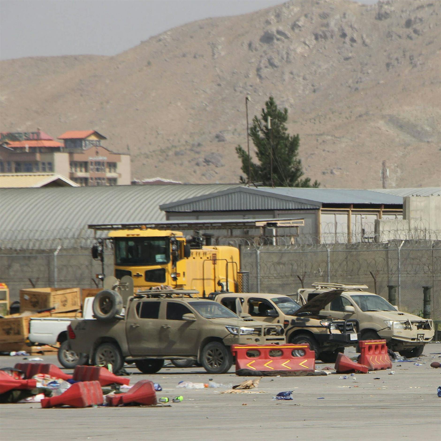 US-Armee: Militär-Ausrüstung am Flughafen Kabul vernichtet