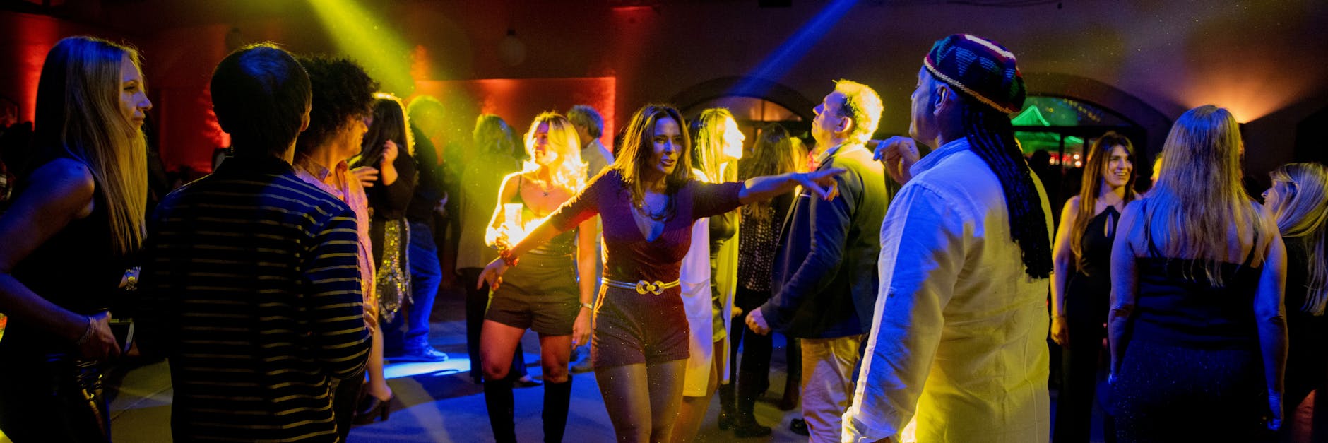 Tanzen ohne Masken und Abstand: Ab kommenden Wochenende soll das wieder in der Hauptstadt möglich sein.