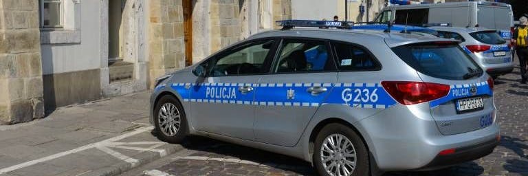 In Polen wurde eine 13-Jährige von einem 71-Jährigen vergewaltigt. Die Tat fliegt erst auf, als das Mädchen plötzlich ein Baby bekommt.