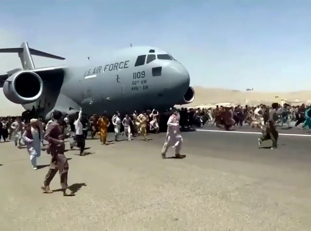Wer einer der Menschen war, die in Kabul vom Flugzeug fielen
