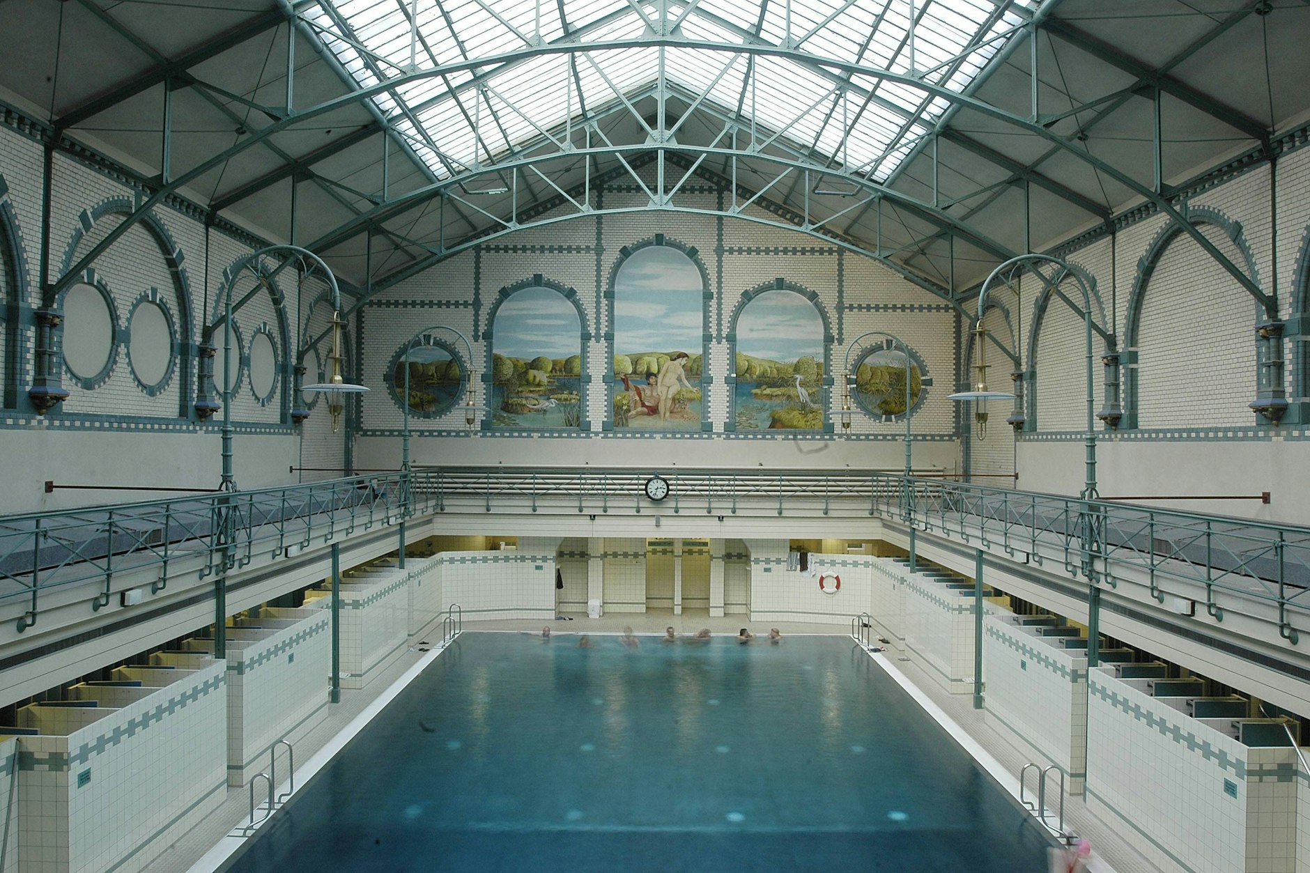 Stadtbad Charlottenburg - Alte Halle - Berliner Bäder Welche Hallenbäder in Berlin öffnen und welche Freibäder noch offen sind