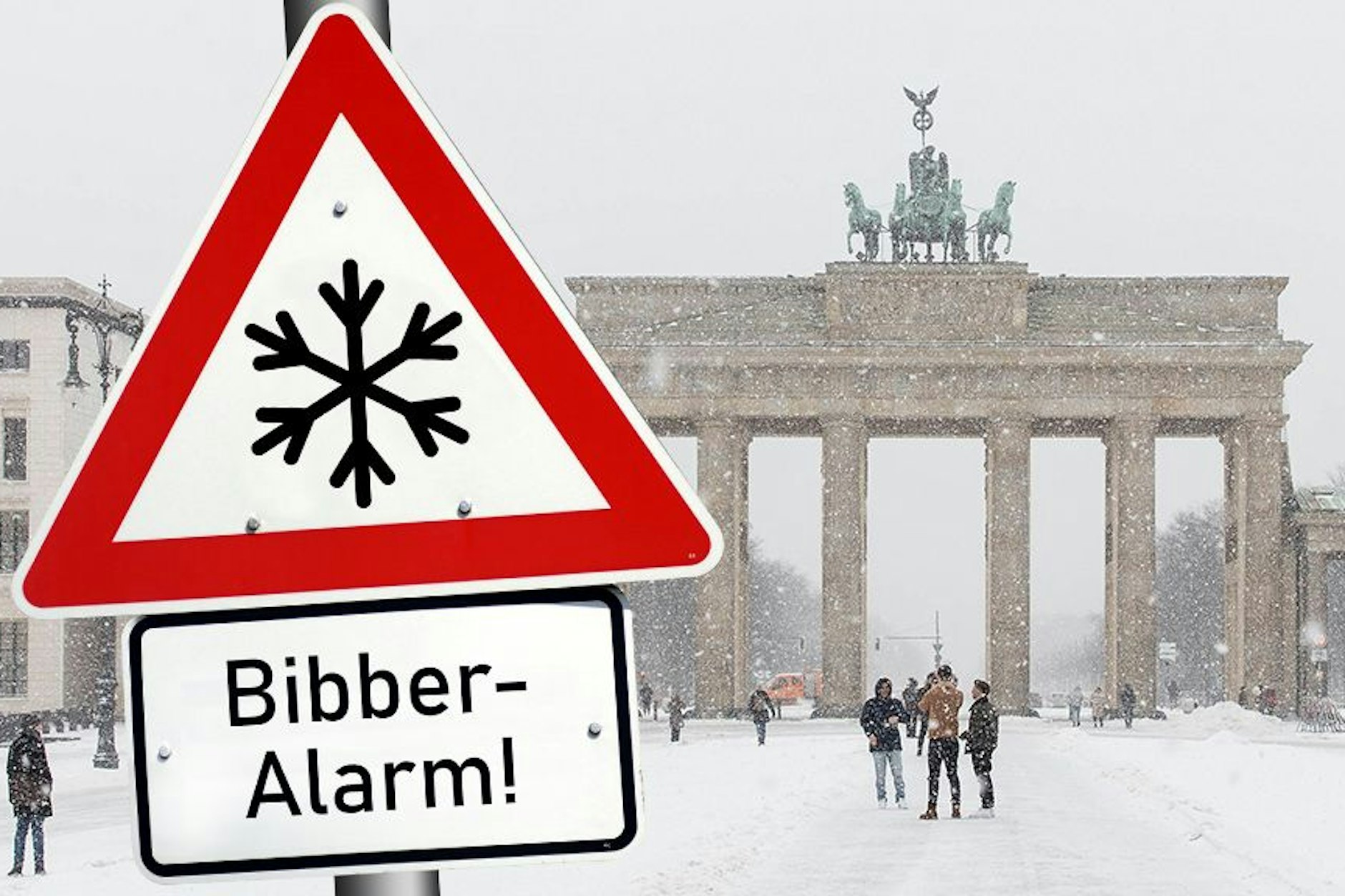 Wird das Brandenburger Tor in diesem Jahr mal wieder im Schnee versinken? Was erste Prognosen verraten, klingt für Winter-Fans leider nicht gut ...
