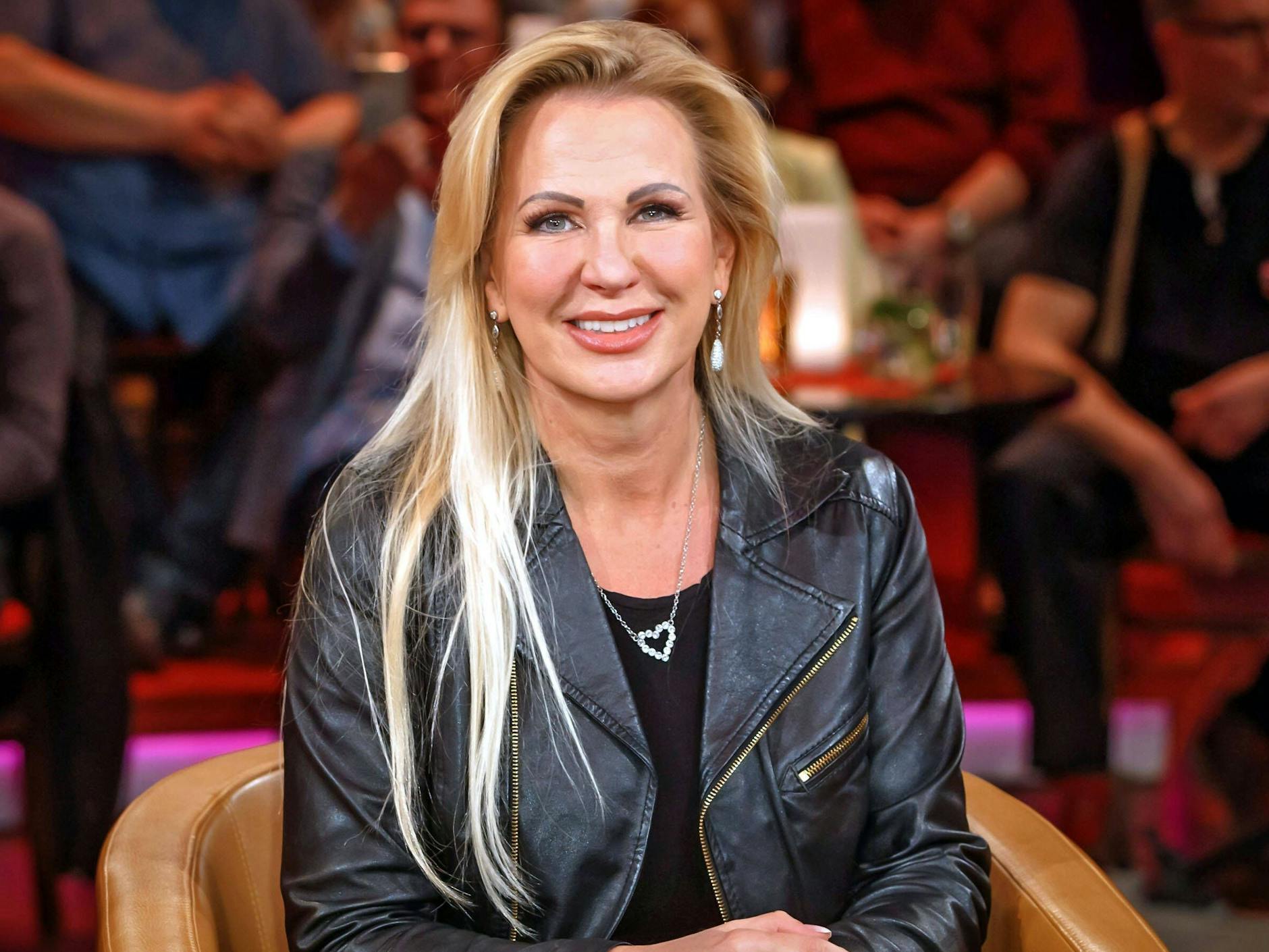 Claudia Norberg (50) ist offenbar frisch verliebt. Aber... es ist kompliziert. 