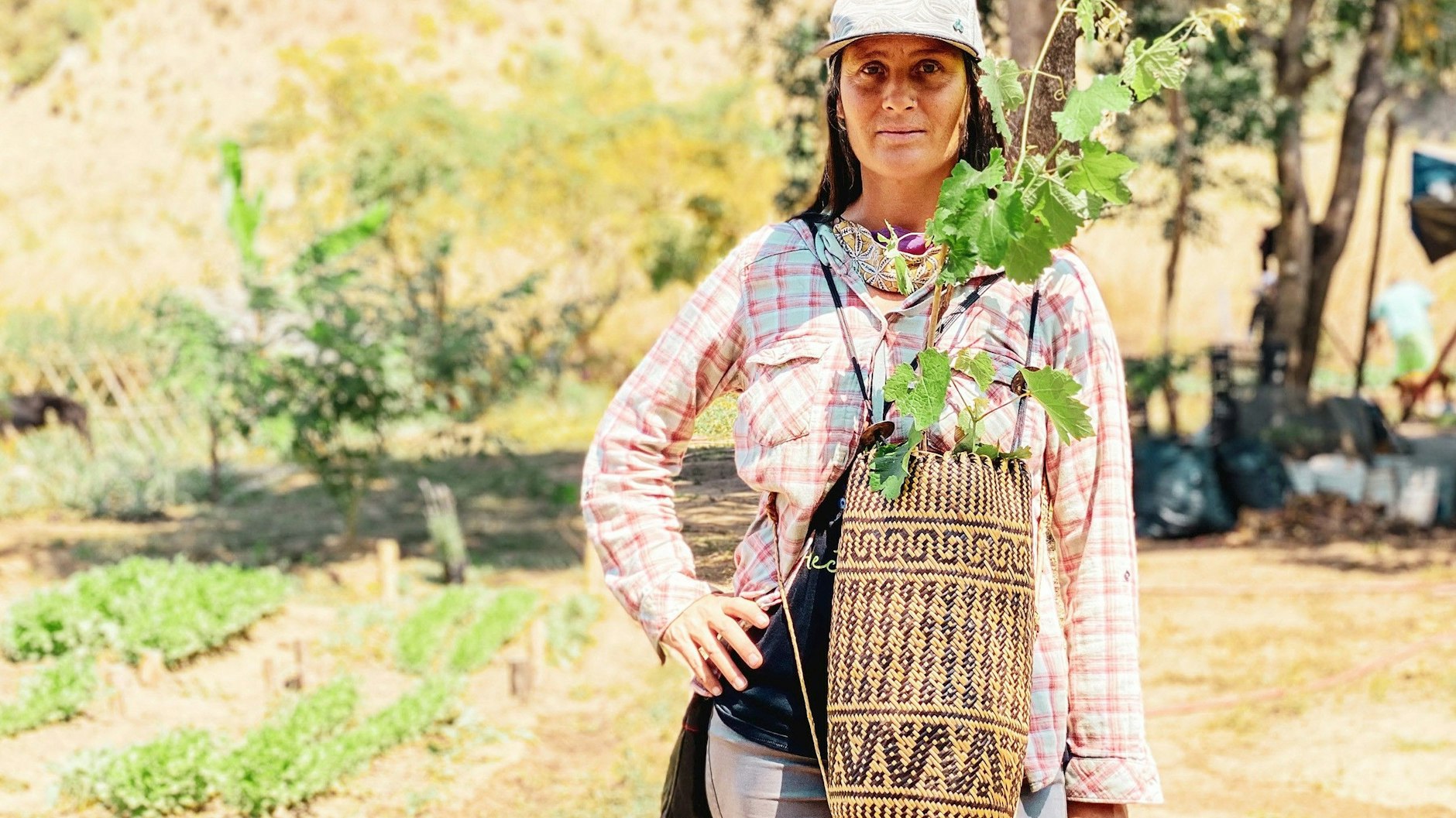 „Bauer sucht Frau International“-Kandidatin Calina aus Mexiko kann sich für keinen ihrer Männer entscheiden und will beide behalten.