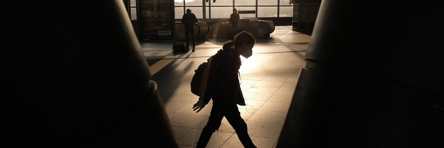 Am Bahnhof Südkreuz sind am frühen Donnerstagmorgen nur wenige Fahrgäste unterwegs.&nbsp;