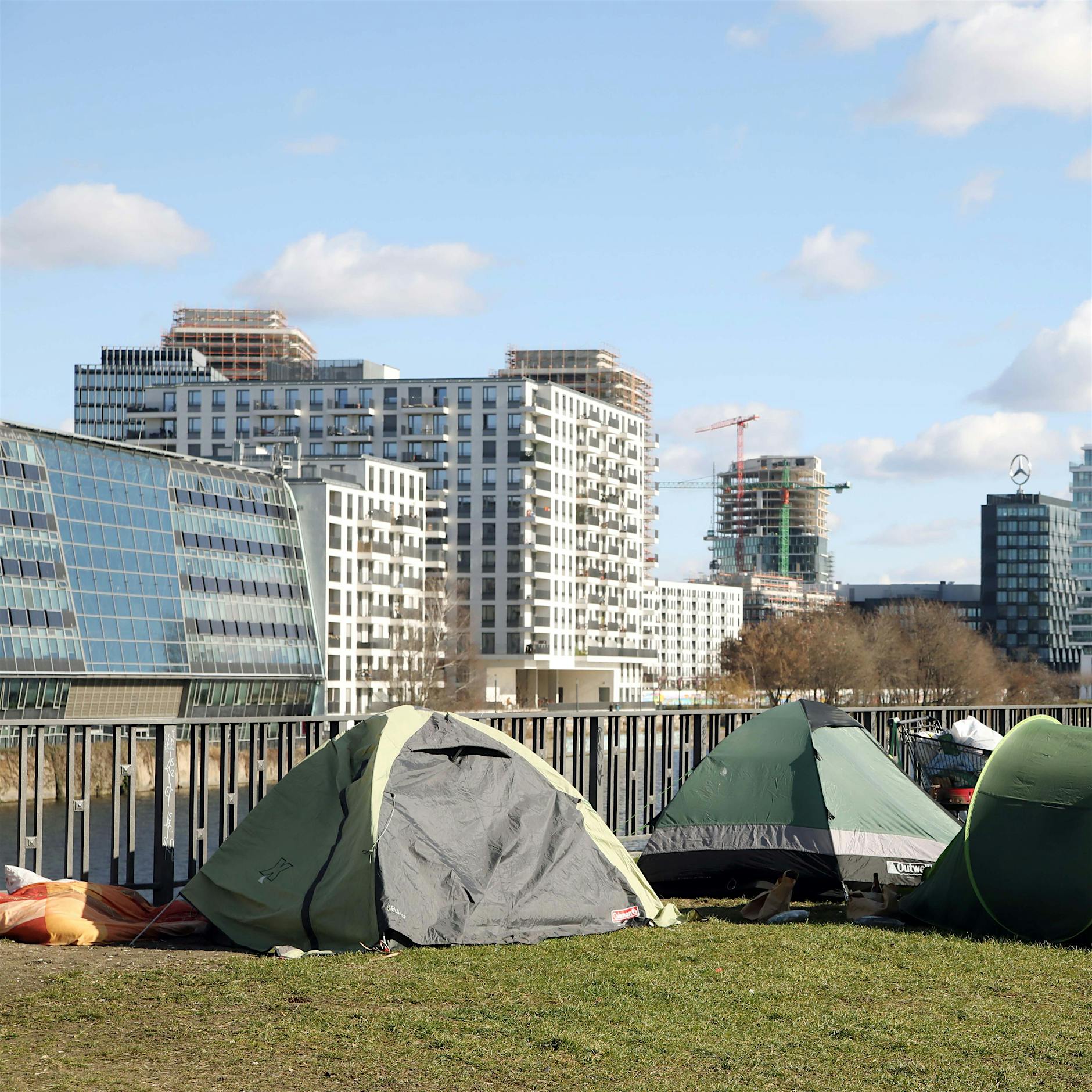 Feste Quoten und Tiny Houses: So soll Berlin bis 2030 Obdachlosigkeit überwinden