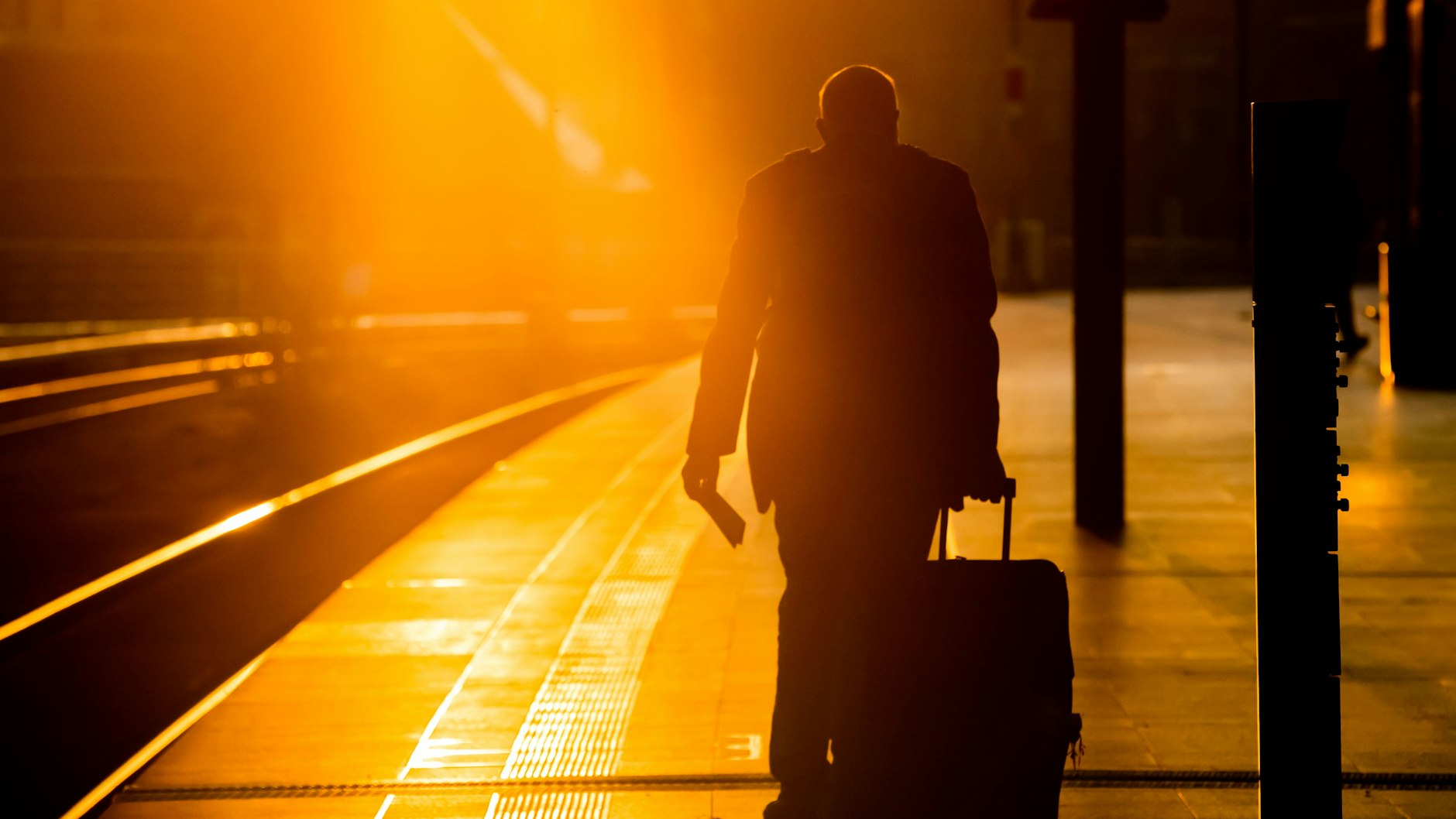 Wer mit dem Zug in den Urlaub reisen will, sollte seine Rechte während des Bahnstreiks kennen (Symbolbild).&nbsp;