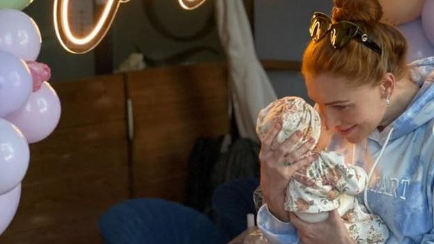 Georgina Fleur zeigt ihre Tochter auf Instagram nie von vorne.