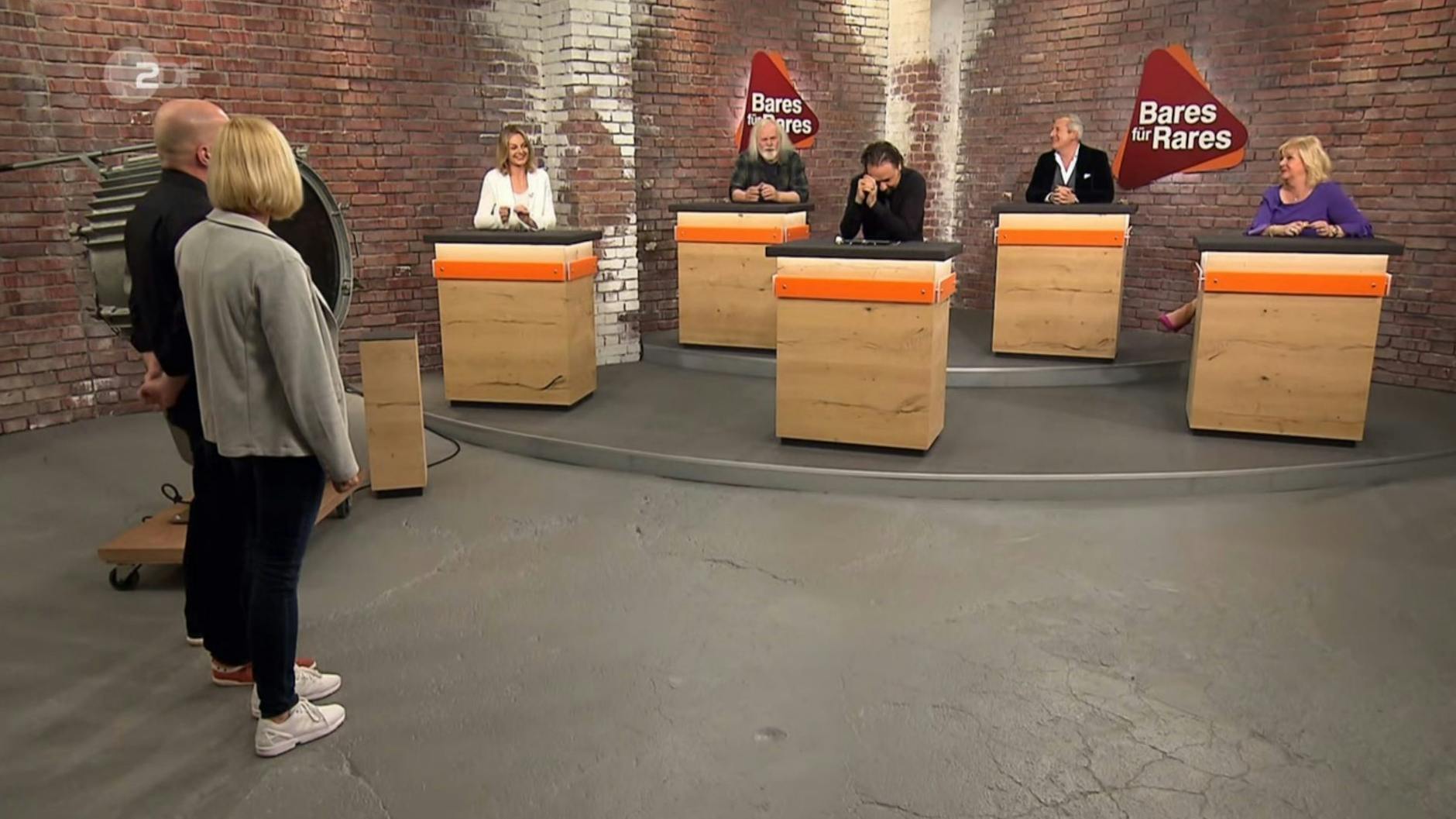 Die Verhandlungen im „Bares für Rares“-Händlerraum laufen zäh.