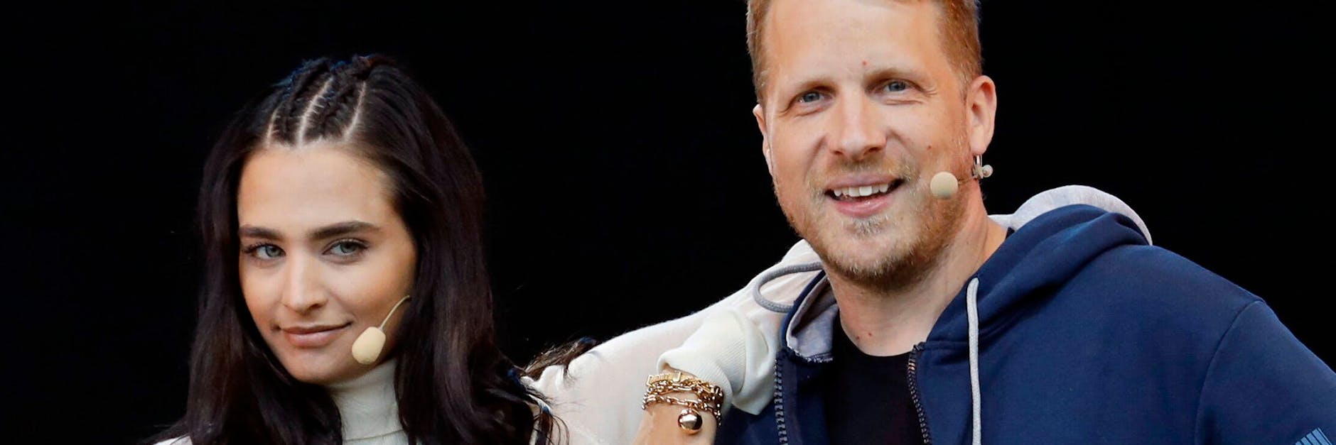 Amira Pocher mit Ehemann Oliver Pocher bei einem Auftritt in Bonn.