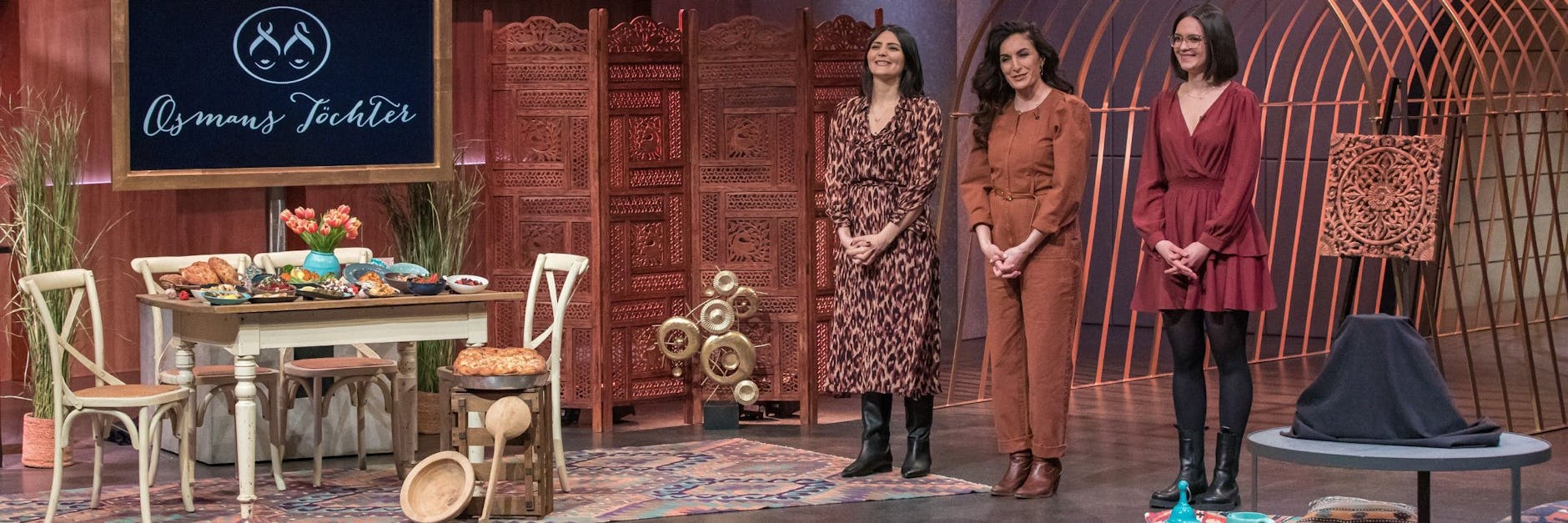 Die drei Berlinerinnen Yudum (33), Arzu (48) und Constanza (26) stellten in der Gründer-Show Die Höhle der Löwen ihr Startup „Osmans Töchter“ vor