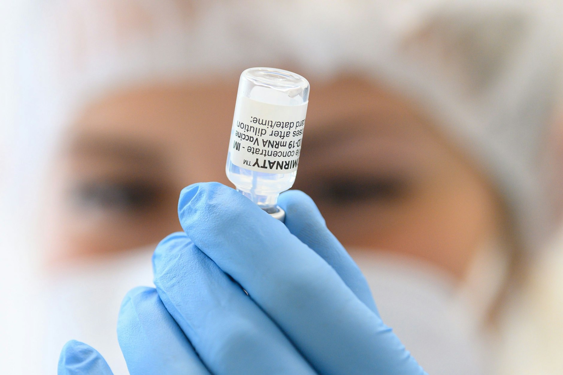 Mit Blick auf eine Ansteckung habe die Impfung nach der zweiten Dosis eine Wirksamkeit von 96 Prozent.