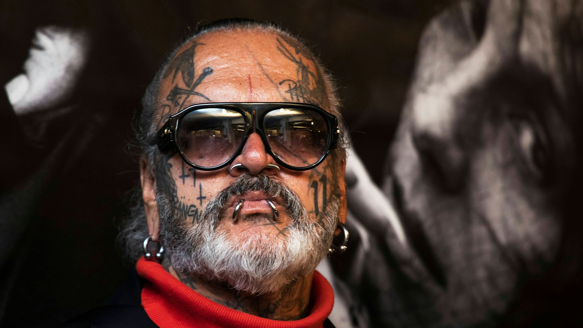 Fotograf und „Berghain“-Türsteher Sven Marquardt trägt seinen Tinten-Schmuck sogar im Gesicht.