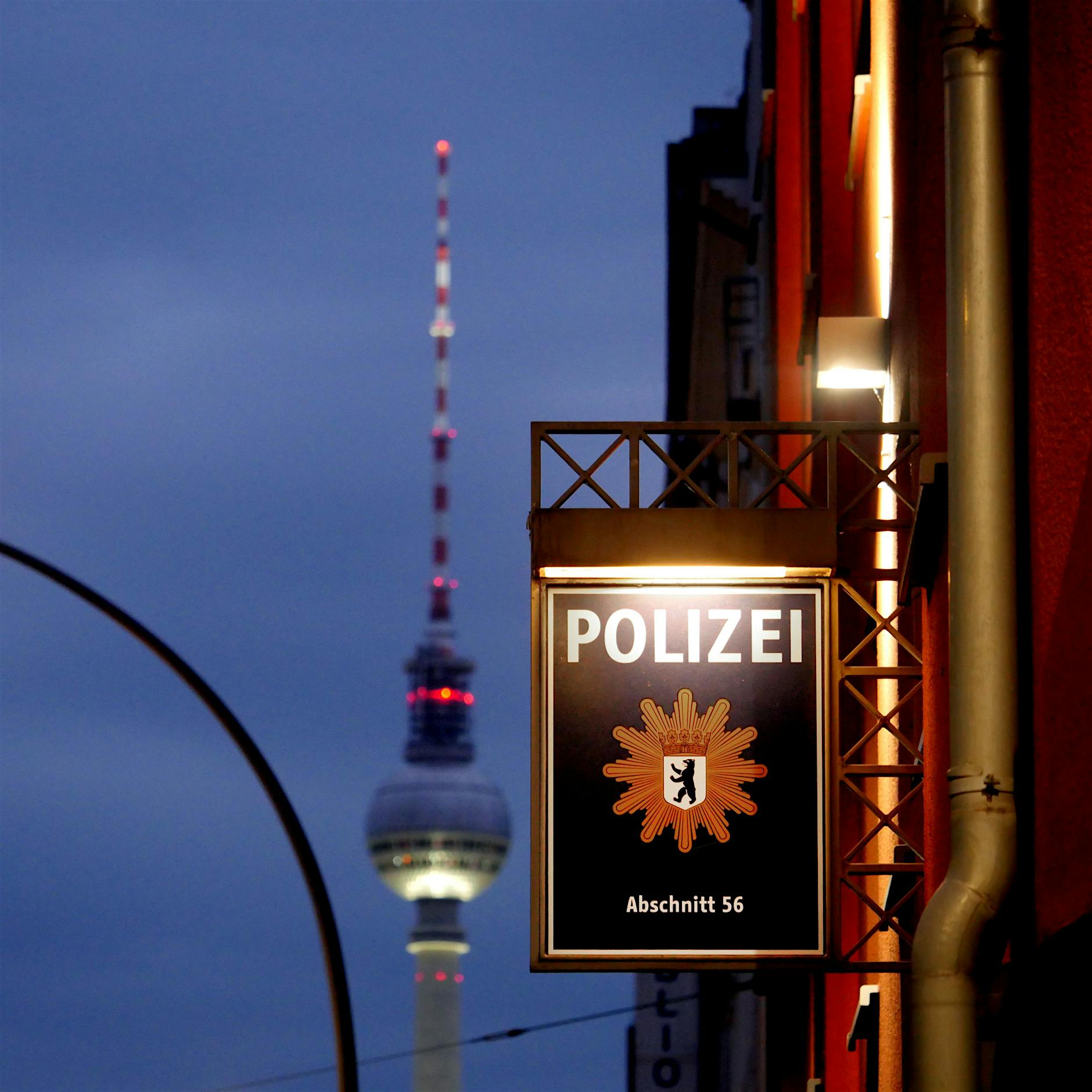 Fahrgast aus U-Bahn gestoßen: Mann stellt sich der Polizei