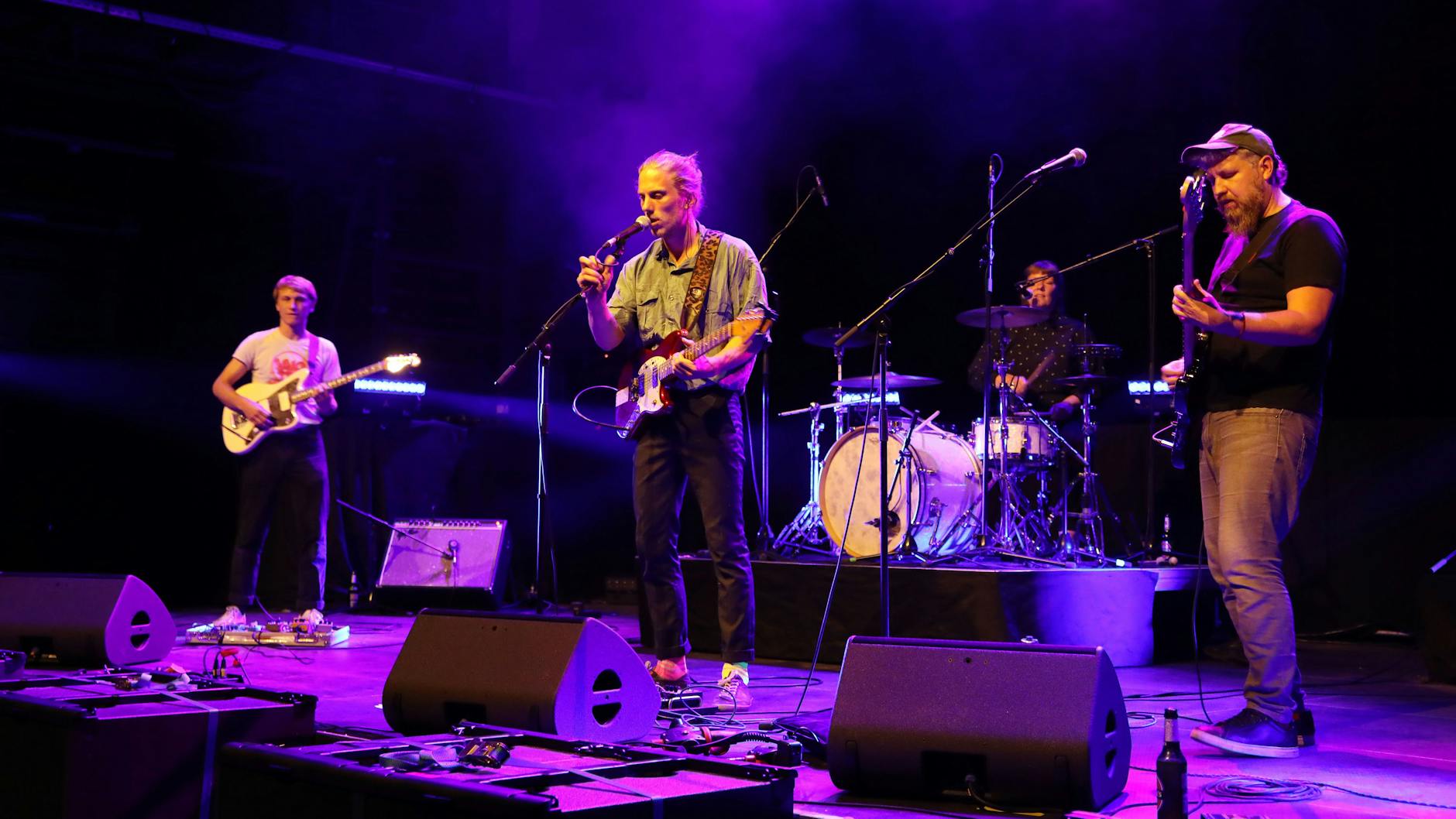 Kala Brisella spielte Lieder aus ihrem neuen Album „Lost In Labour“.