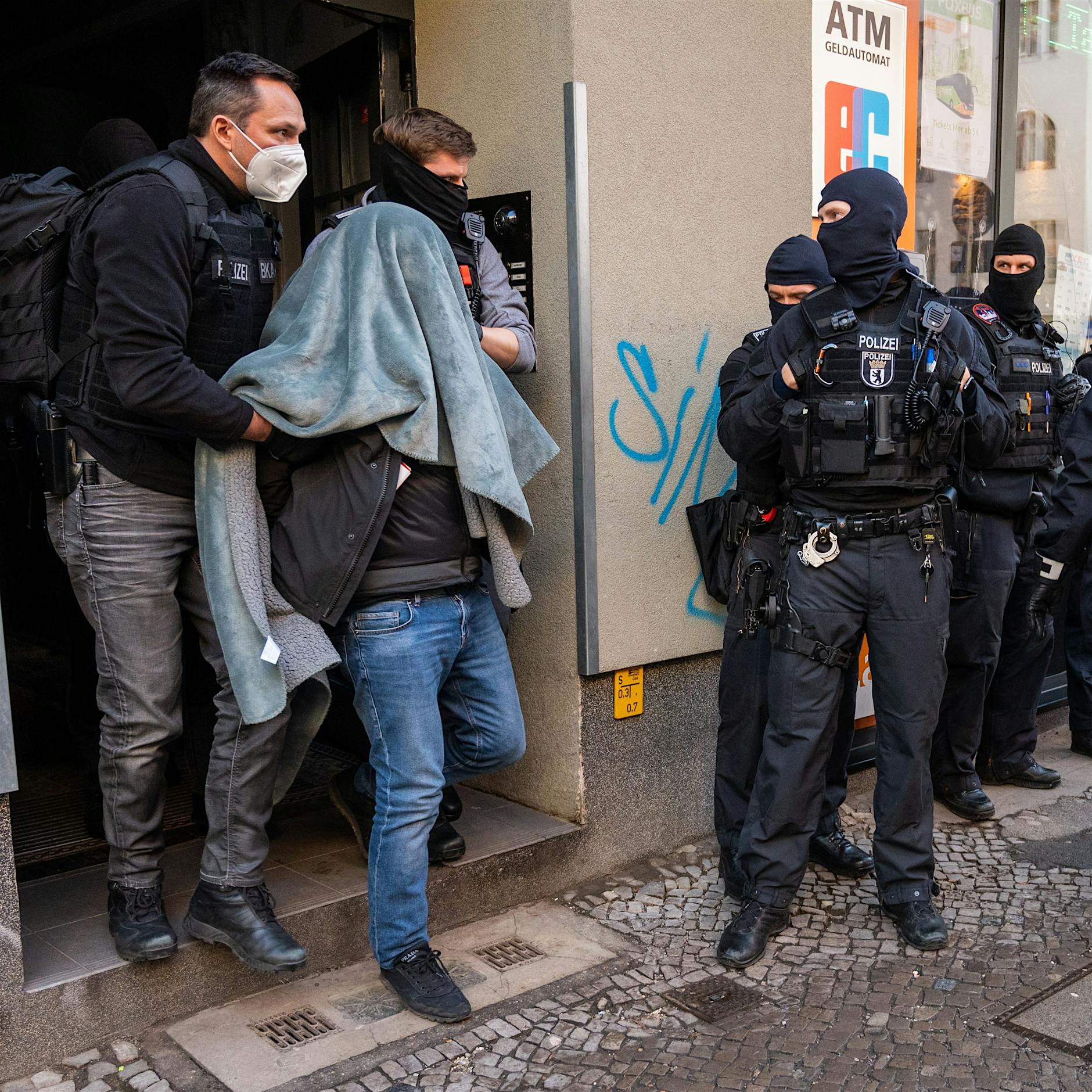 Ermittler hacken Verbrecher-WhatsApp – darf der Staat das?