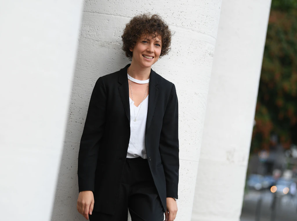 Sasha Marianna Salzmann erzählt von machtlosen Helden in zerfallenden Welten