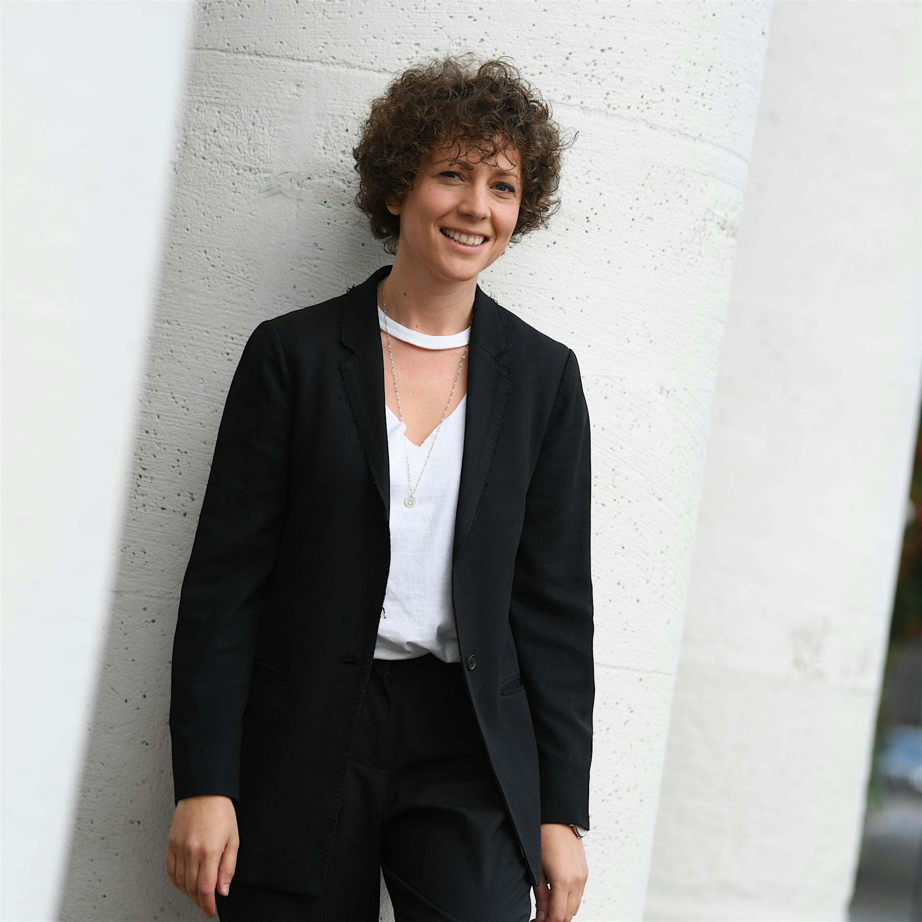 Sasha Marianna Salzmann erzählt von machtlosen Helden in zerfallenden Welten