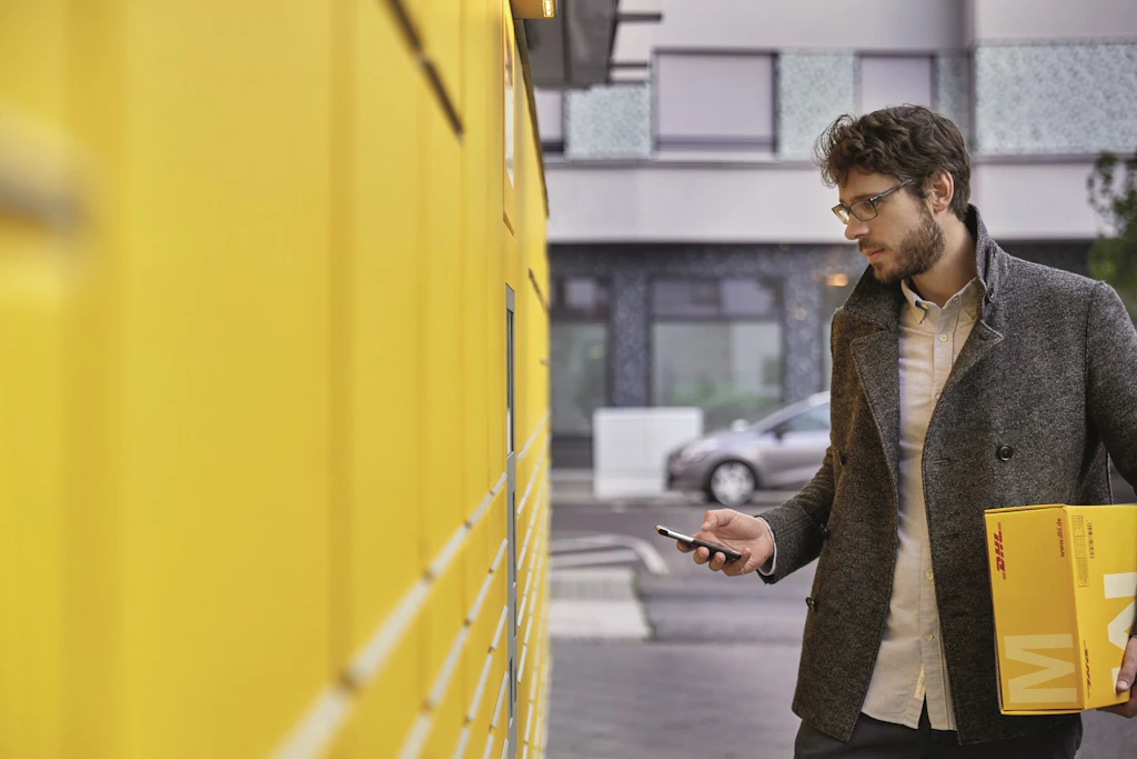DHL: So können Sie jetzt Pakete mit dem QR-Code abholen