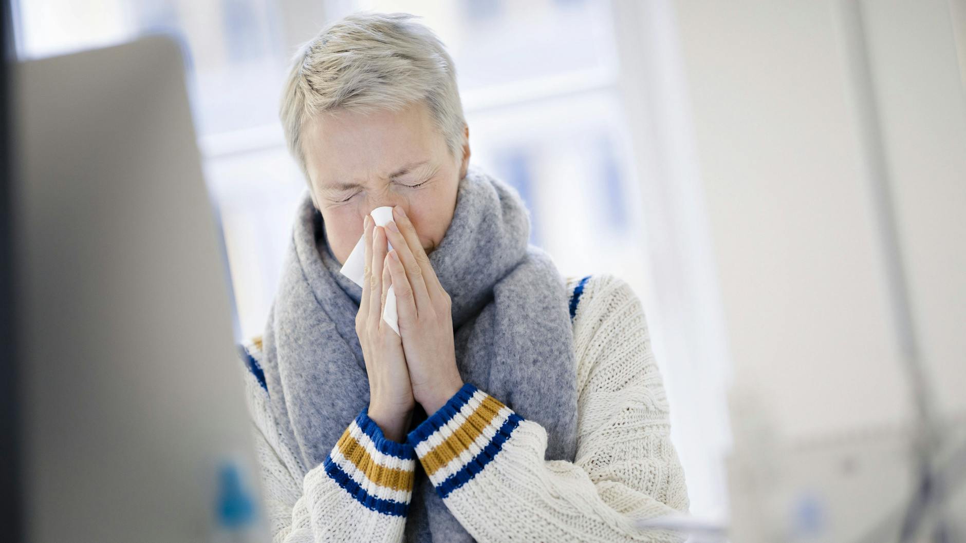 Eine Krankschreibung ist von Chefs zu akzeptieren. Auch die Diagnose geht eigentlich niemanden etwas an. Wenn allerdings die Kündigung mit einer Krankschreibung zusammenfällt, müssen Angestellte die Krankheit beweisen (Symbolfoto). 