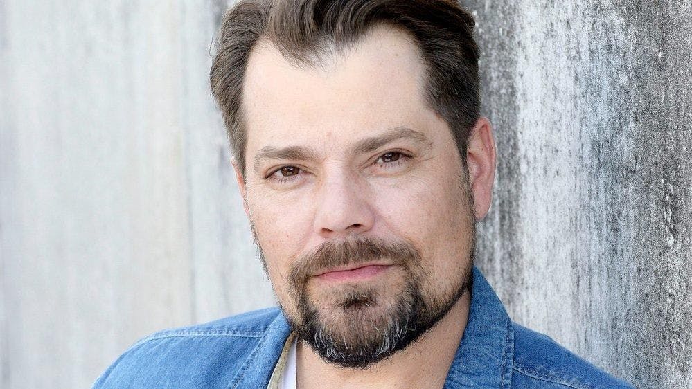 Daniel Fehlow legt als Leon bei GZSZ eine Pause ein, um seine eigene Serie zu drehen.