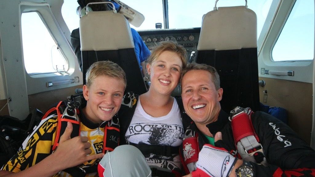Ein Foto aus dem Privatbestand der Schumachers: Michael Schumacher mit Tochter Gina und Sohn Mick.