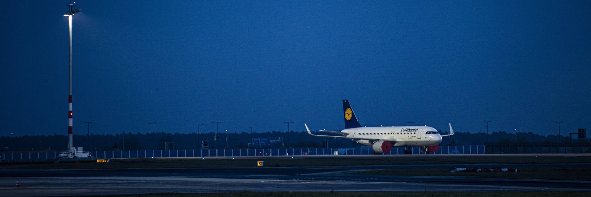 Über Schottland geriet das Flugzeug mit der deutschen Nationalmannschaft in Not, musste unplanmäßig landen.