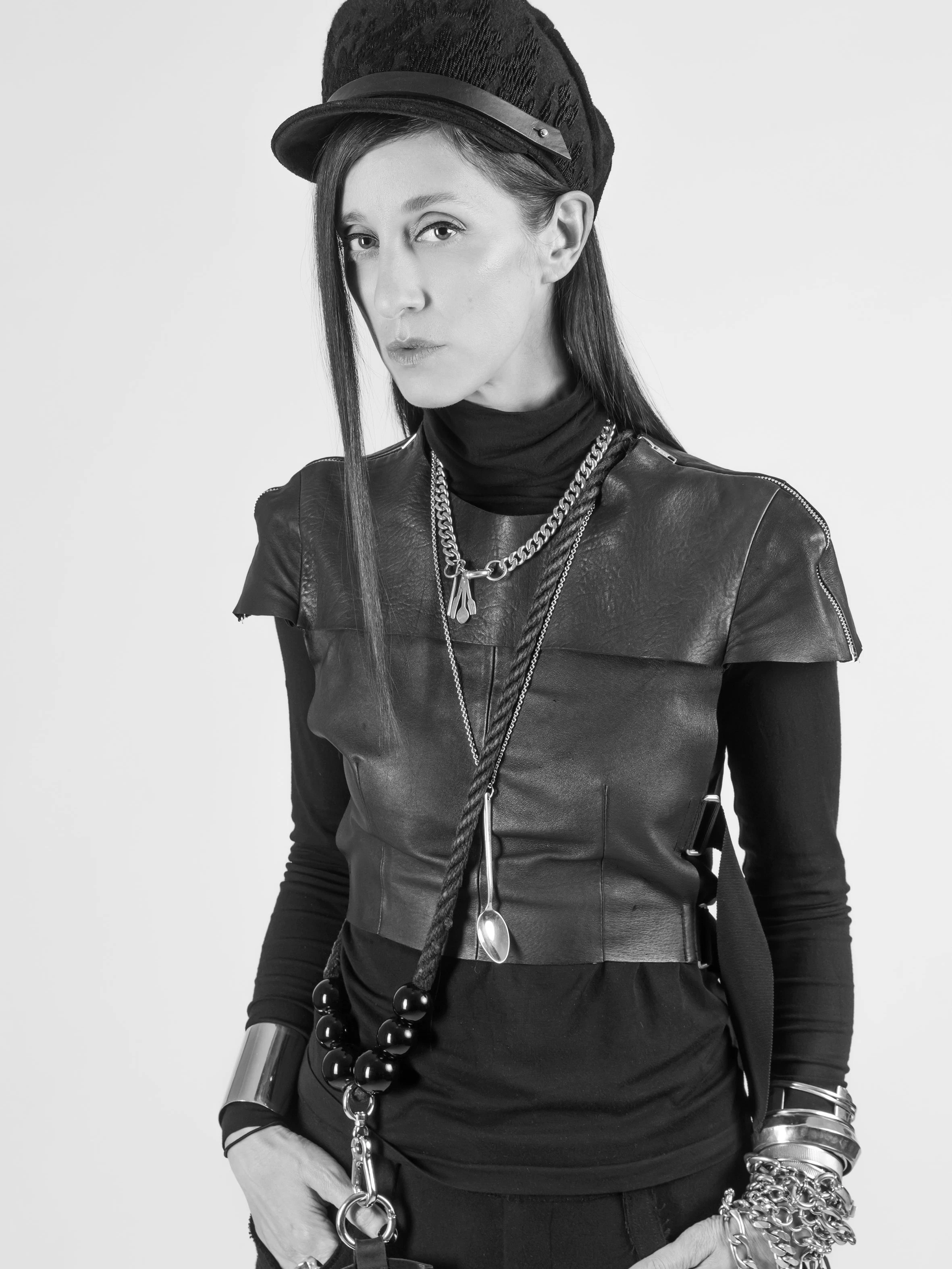 Esther Perbandt betreibt seit 2004 ihr gleichnamiges Modelabel. Einflüsse aus der Berliner Kultur- und Clubszene finden sich in ihren Entwürfen ebenso wie das Handwerk der Couture. Sie ist eine feste Größe unter den Berliner Modedesignern und erlangte internationale Bekanntheit als Finalistin der Show „Making The Cut“ mit Heidi Klum.&nbsp;